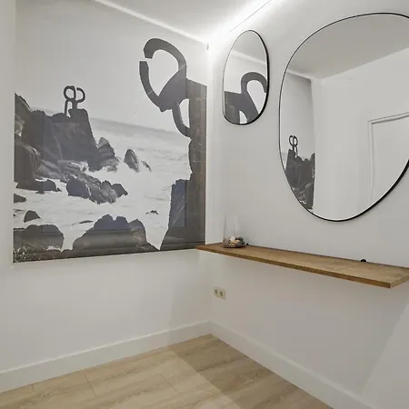 Apartment Always Easy I Chillida *